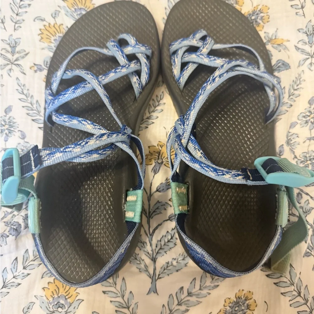 Custom Women's Chacos - Picture 5 of 6